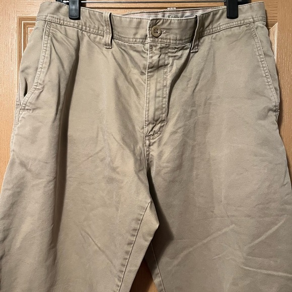 Eddie Bauer Men's Classic Fit Khaki Chinos 35x34 - Picture 3 of 13